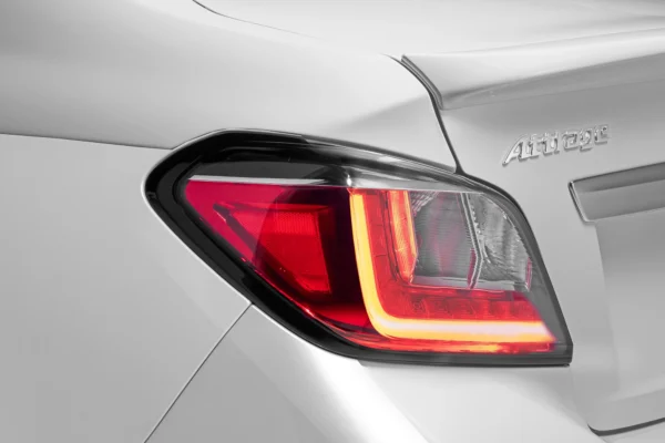 Attrage CVT Premium - Image 5